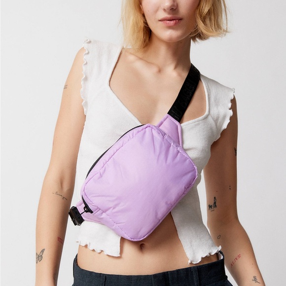 BAGGU Handbags - BAGGU Puffy Fanny pack Crossbody Bag in Lavender Lilac